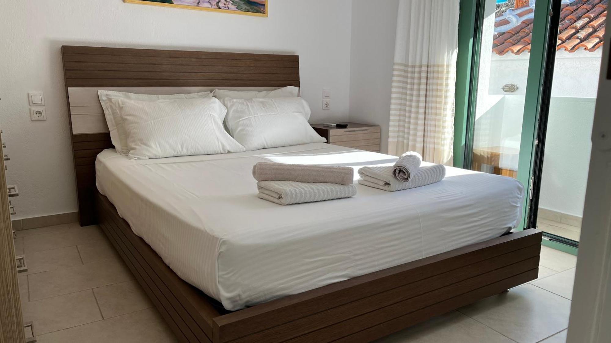 Angelos House Deluxe Apartments Скиатос Экстерьер фото